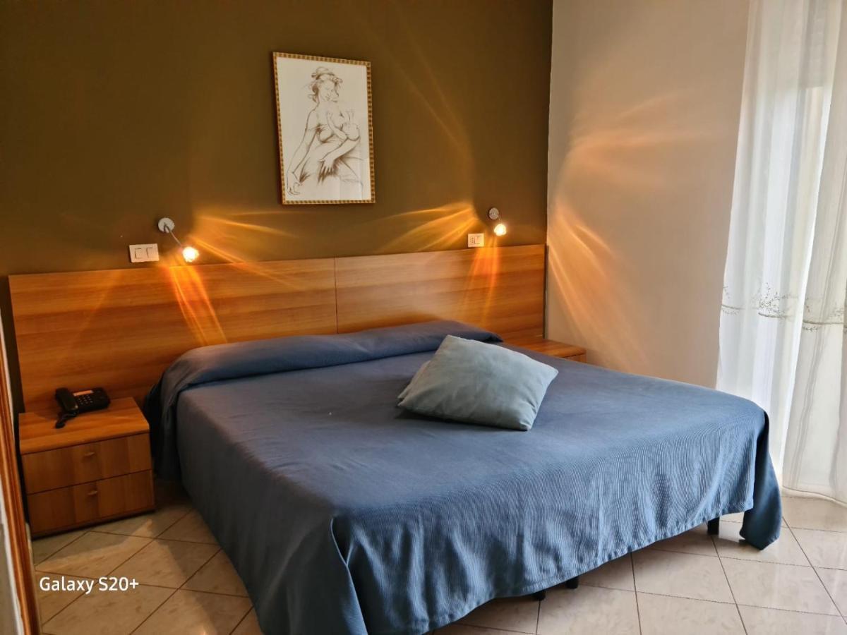 Hotel Lido Vasto Bagian luar foto