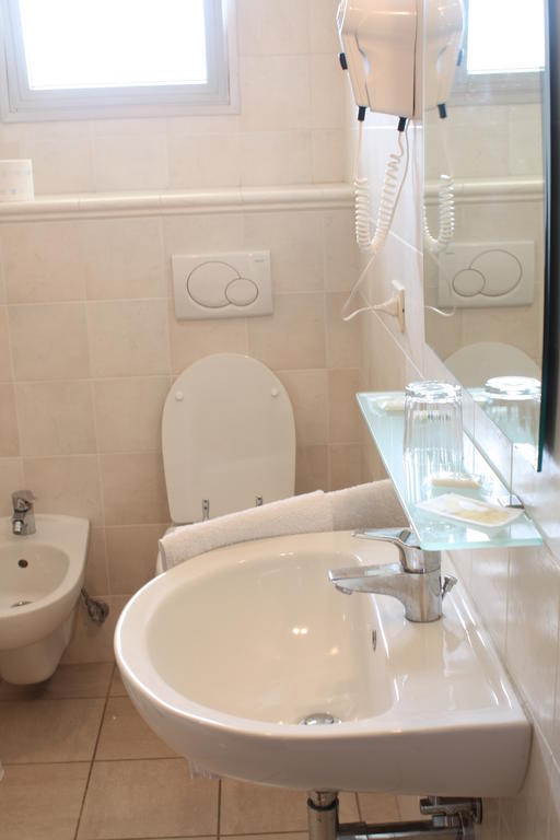Hotel Lido Vasto Bagian luar foto
