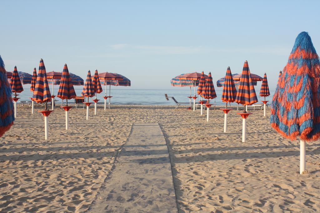 Hotel Lido Vasto Bagian luar foto